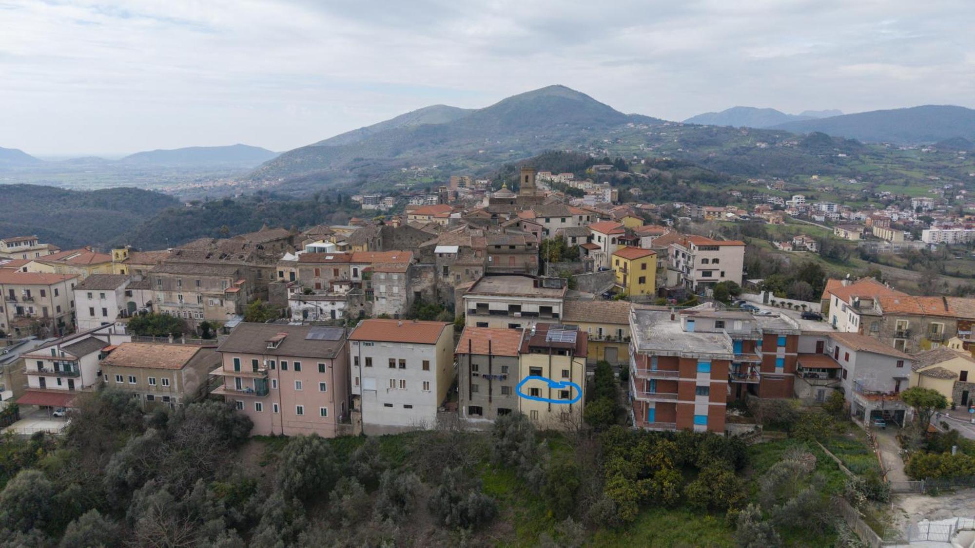 Apartamento Sotto La Torre Caiazzo Exterior foto
